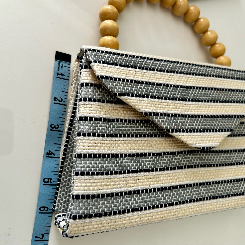 Striped Straw Top-Handle Bag with Wood Bead Handle - Picture 10 of 11